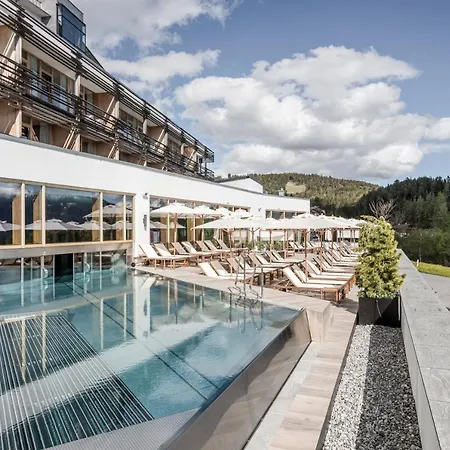 Nidum - Casual Luxury Hotel