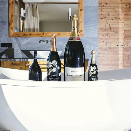 Nidum - Casual Luxury Готель 3*