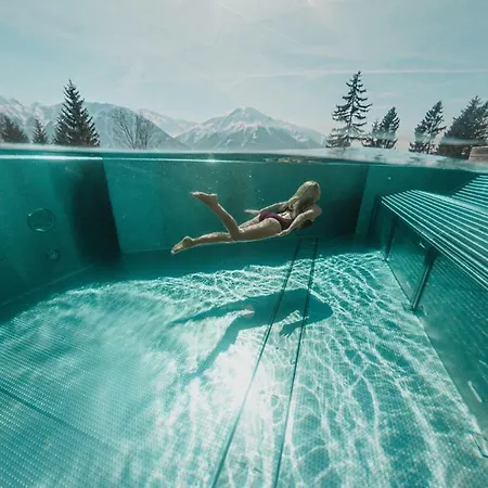 Nidum - Casual Luxury Мезерн