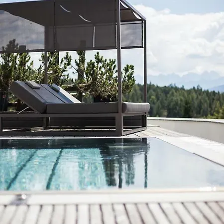 Nidum - Casual Luxury Szálloda Mösern